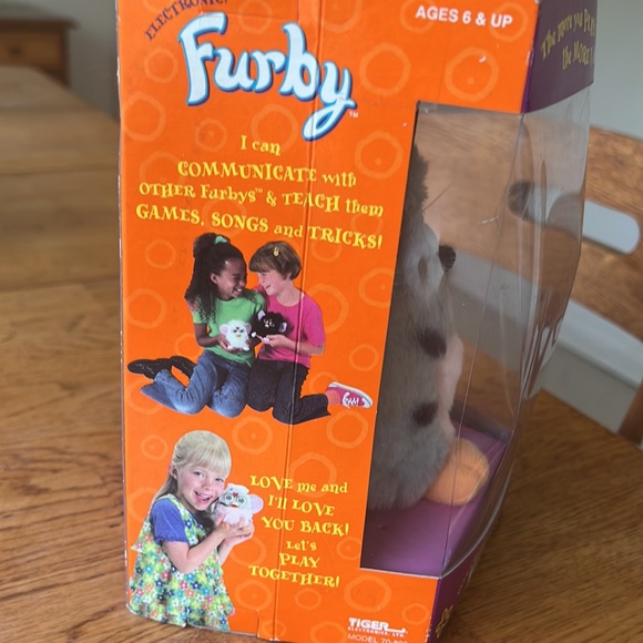 Vintage 1998 Furby, Never been opened. Model 70-800 - Picture 4 of 8